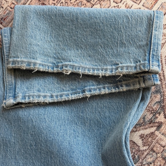 Abercrombie & Fitch Ultra 90’s High Rise Relaxed Jean with Carpenter Details - Picture 6 of 8
